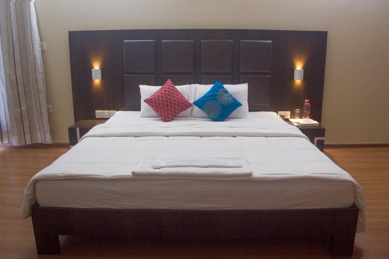 Amanora Park Town Bed & Breakfast Pune Ngoại thất bức ảnh